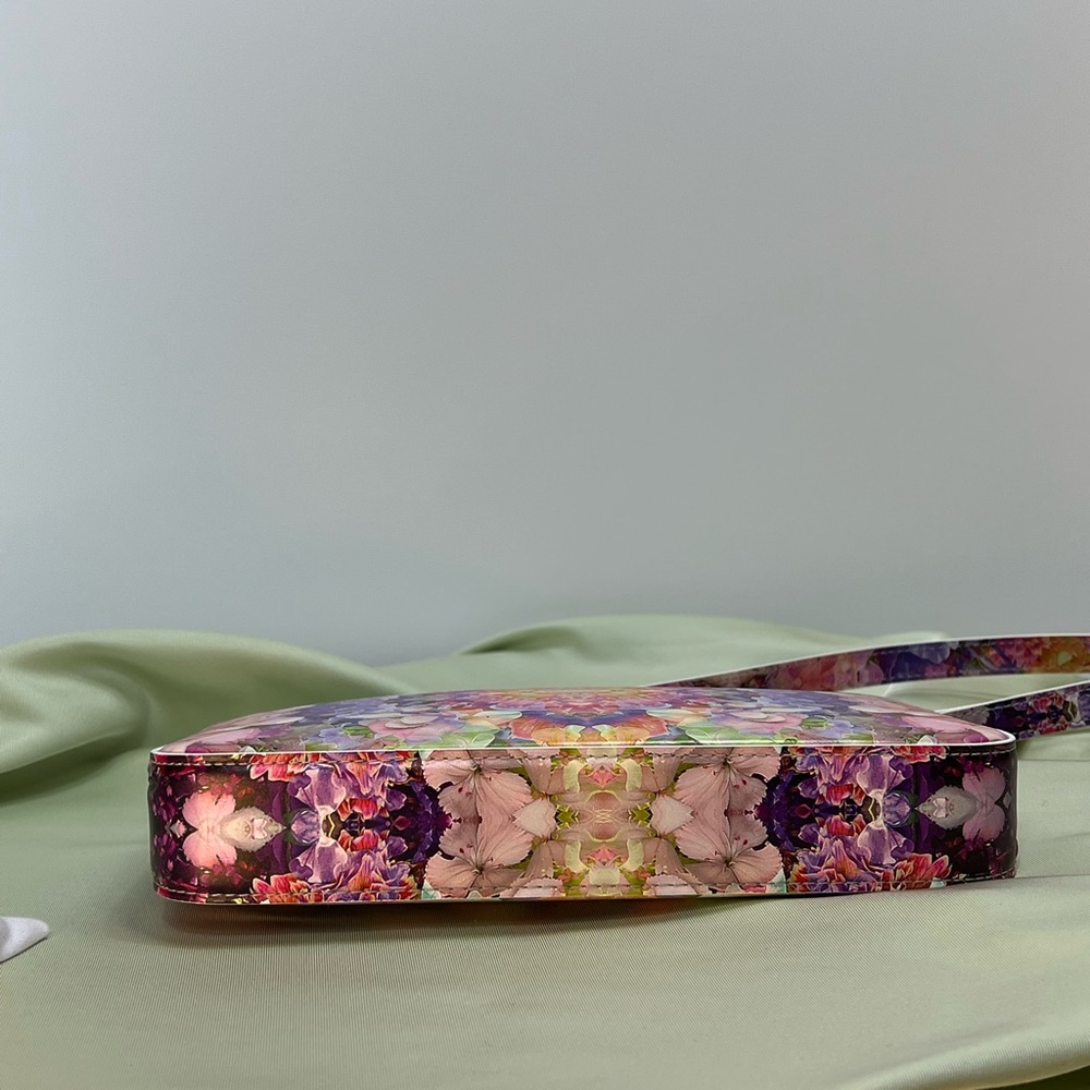 Extremely Rare, New with Tags, Mini Paris Blooming Cabata Bag - Picture 4 of 6